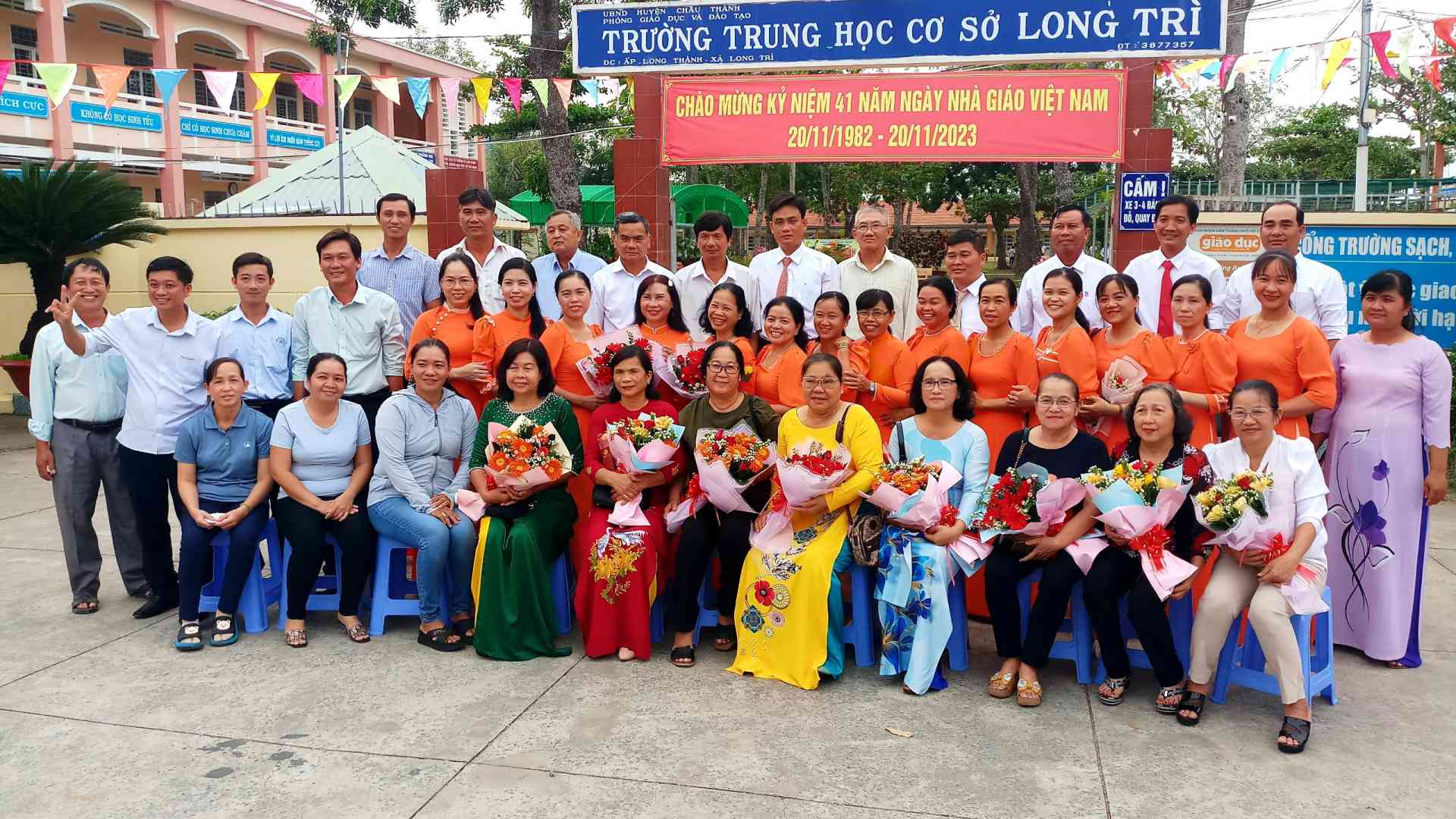 Trường THCS Long Trì